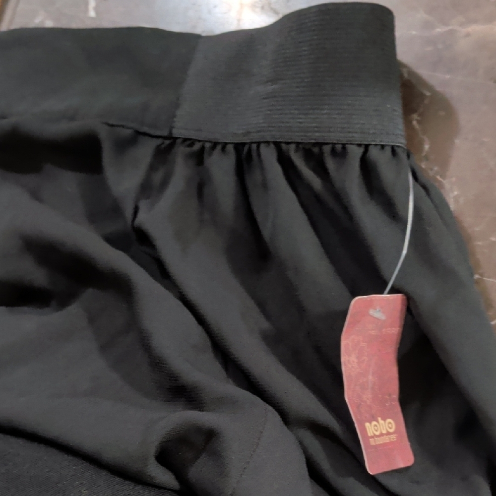 Black High-Low Skirt - Picture 8 of 11